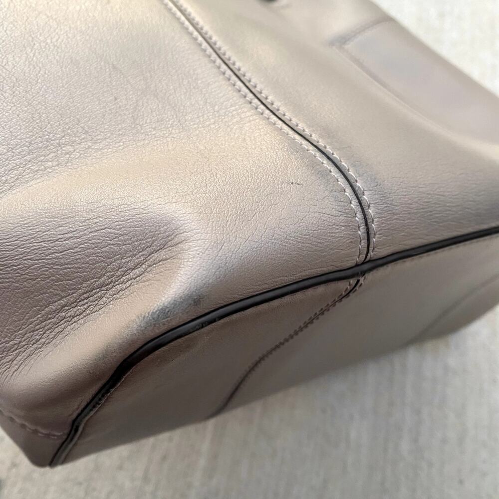 Tory Burch Block T Drawstring 100% Leather Tote B… - image 6